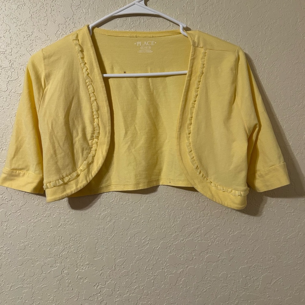 ⭐️Yellow Children’s Place cropped sweater⭐️